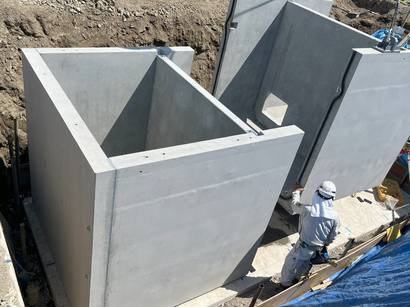 樹脂材料製造工場｜仕切版底部のセパレート開孔（400×500）