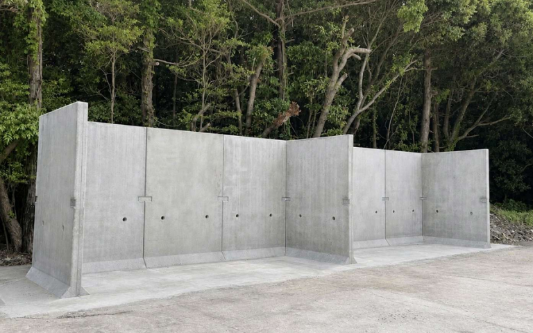 自社工場内 コンクリートがらヤード整備工事 ストックヤードブロックH2000 千葉県山武市